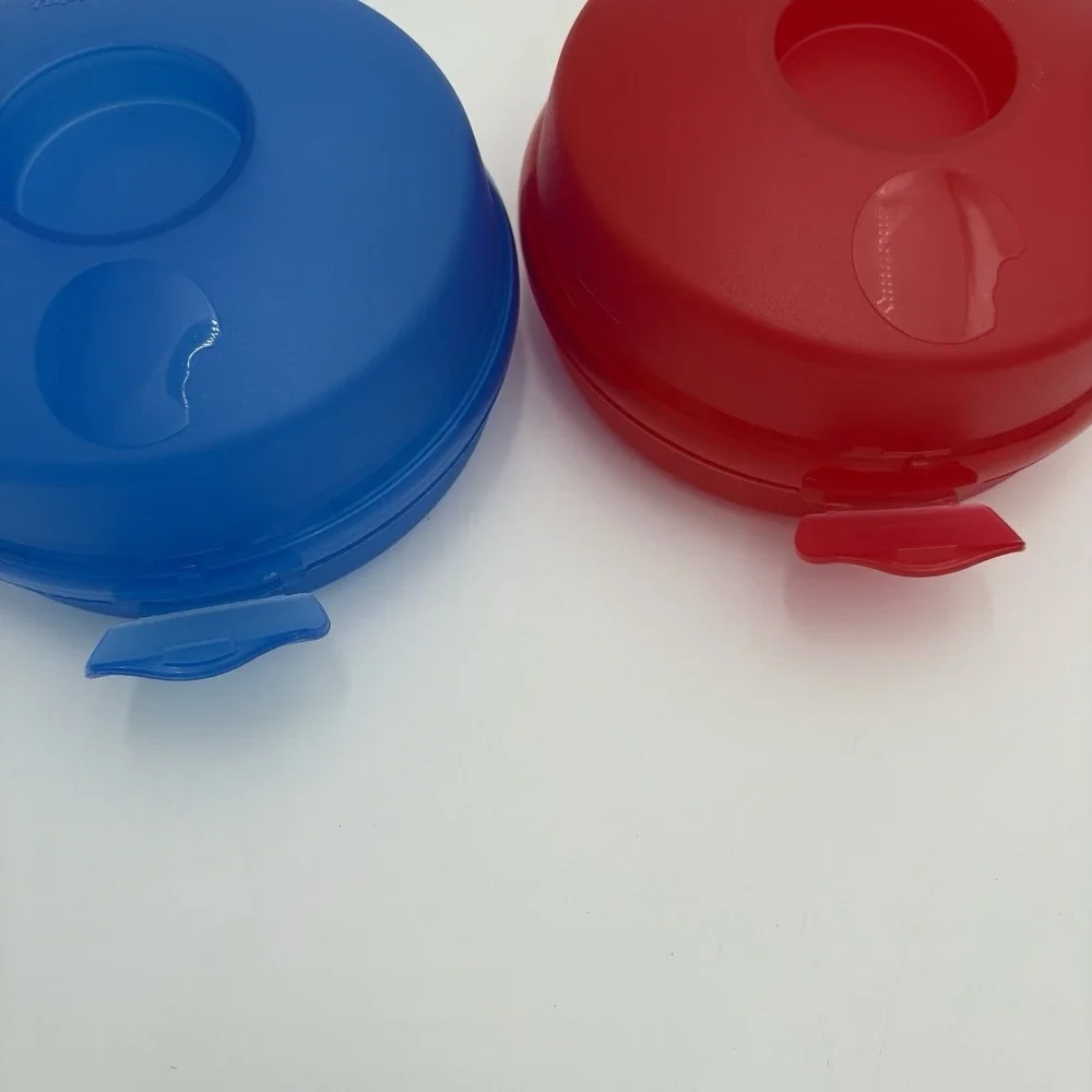 Set Of 2 Tupperware Round Red Blue Bagel Salad Sandwich‎ Keeper  4440A